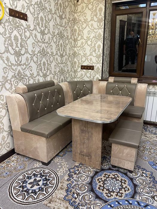 Кухнние Угалок сатли.пуфиги.камплект