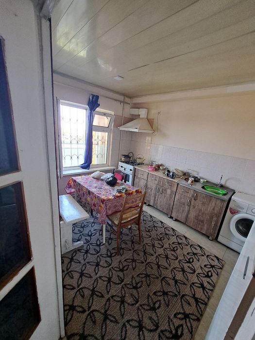 Юнусабад 2кв Продам 3комн 8 этаж