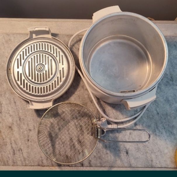 2-штукиНовая японская фритюрница  ampia JAPAN Мулинекс по меньше.