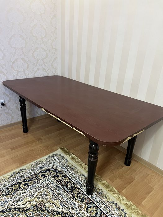 Стол для гостиной