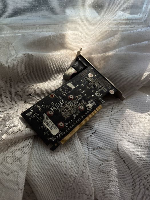 Продам видеокарту GT610
