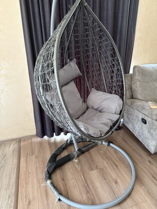 Градинска люлка с влючени възглавнички