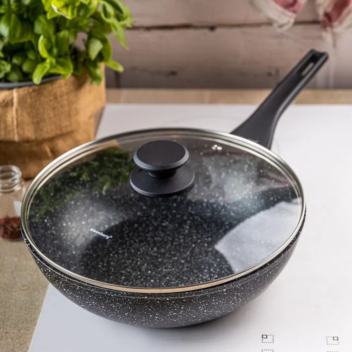 Tigaie wok neagra cu capac, din marmura, 28 cm, Klausberg
