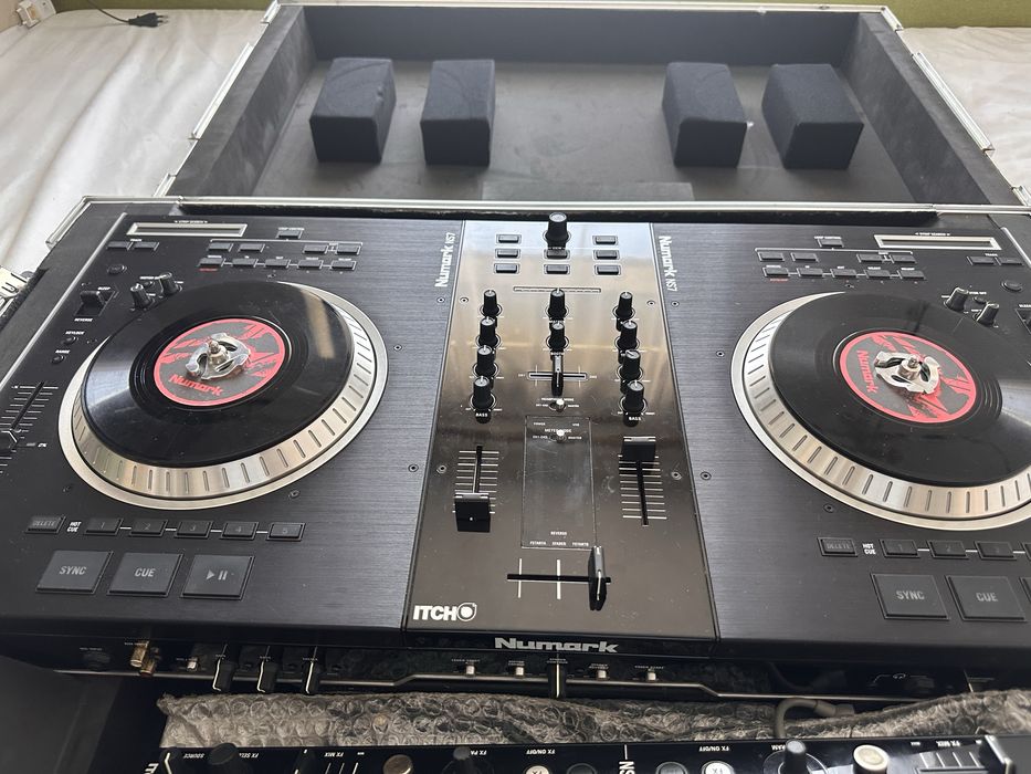 Vand consola Dj Numark NS 7