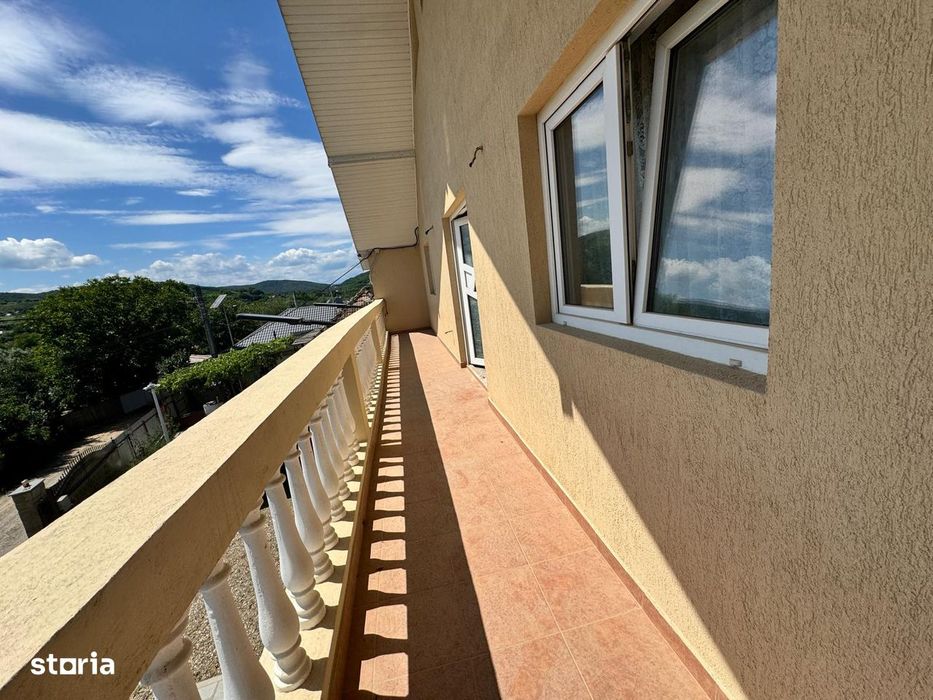 sat MARGINENI, Casa P+1, din 2011 cu 5 camere, 550mp teren,