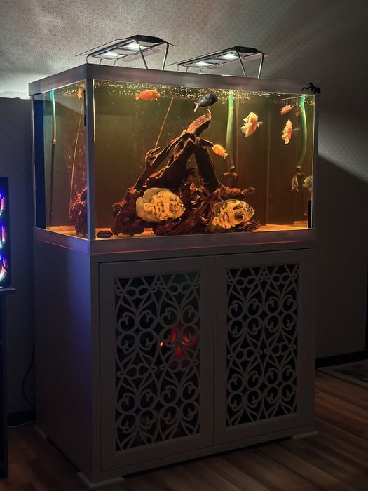 Продам шикарный аквариум 500 л !