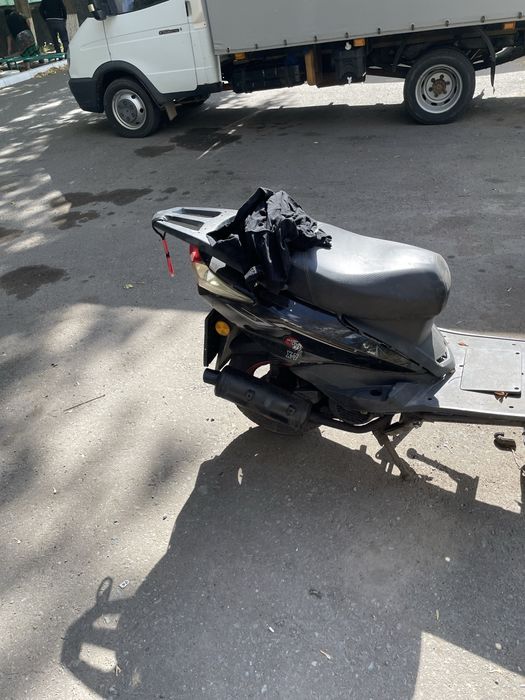 Продам скутер на запчасти