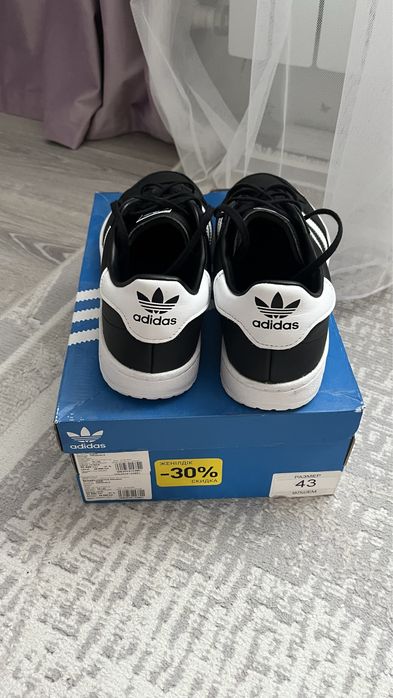 Продам новые кеды адидас