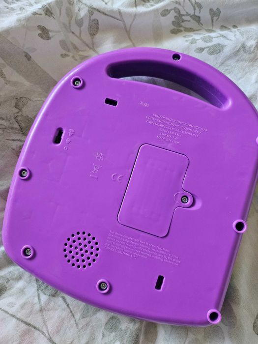 Образователна музикална книжка Fisher price на Български език