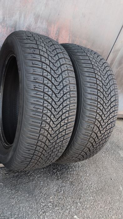 броя всесезонни гуми 205/55/16 Kumho Solus 4 Season 
dot23