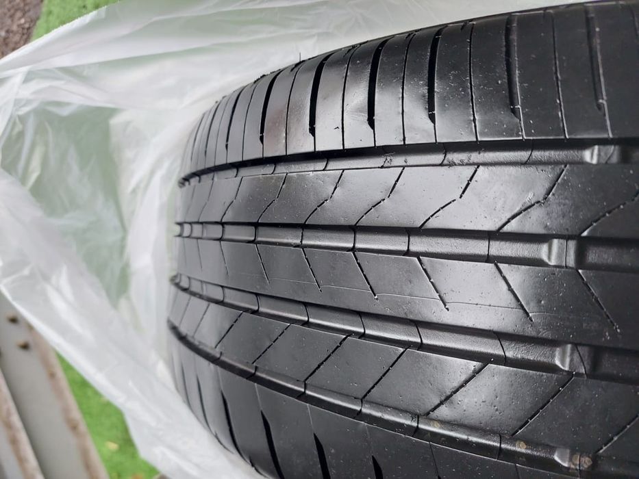 Шины Bridgestone 235/50/20