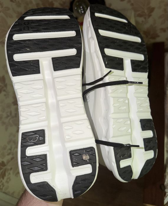 Кроссовки ON x Loewe