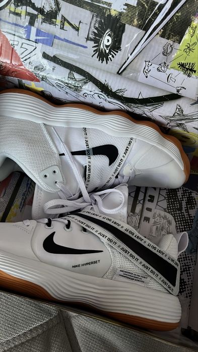 Nike React HyperSet — волейбольные кроссовки