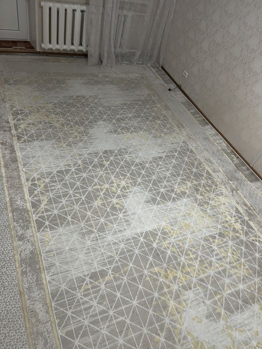 Продам ковер б/у