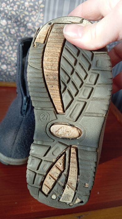 Продам зимние детские сапоги