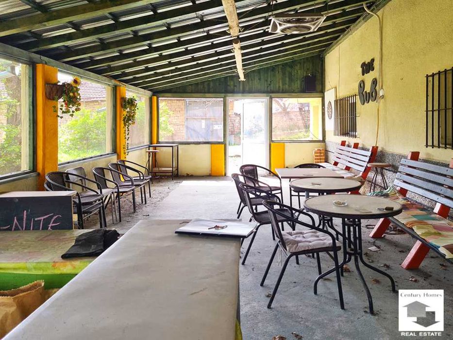 145296 Търговски обект на главната улица в с. Полски Сеновец