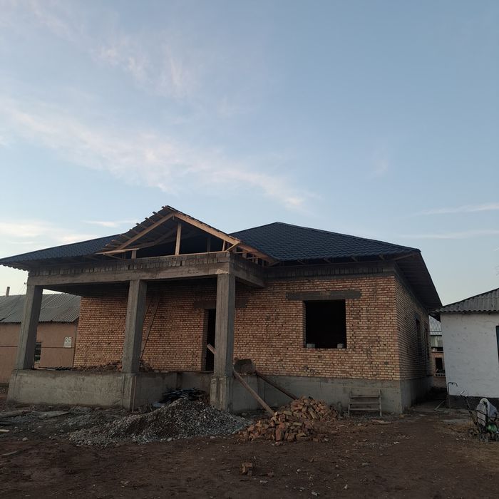 Крыша жабамыз. Черепица профнастил.