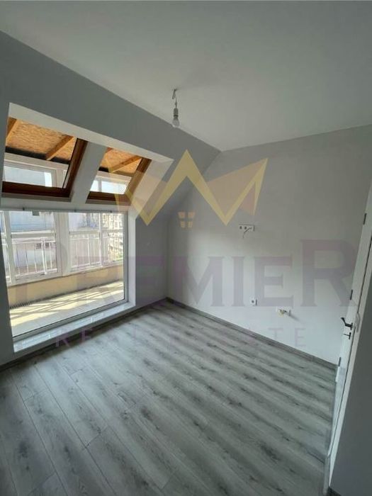 Продава се Двустаен апартамент в Бургас, Лазур - 70 кв.м за 2143 €/кв.м - Снимка #2