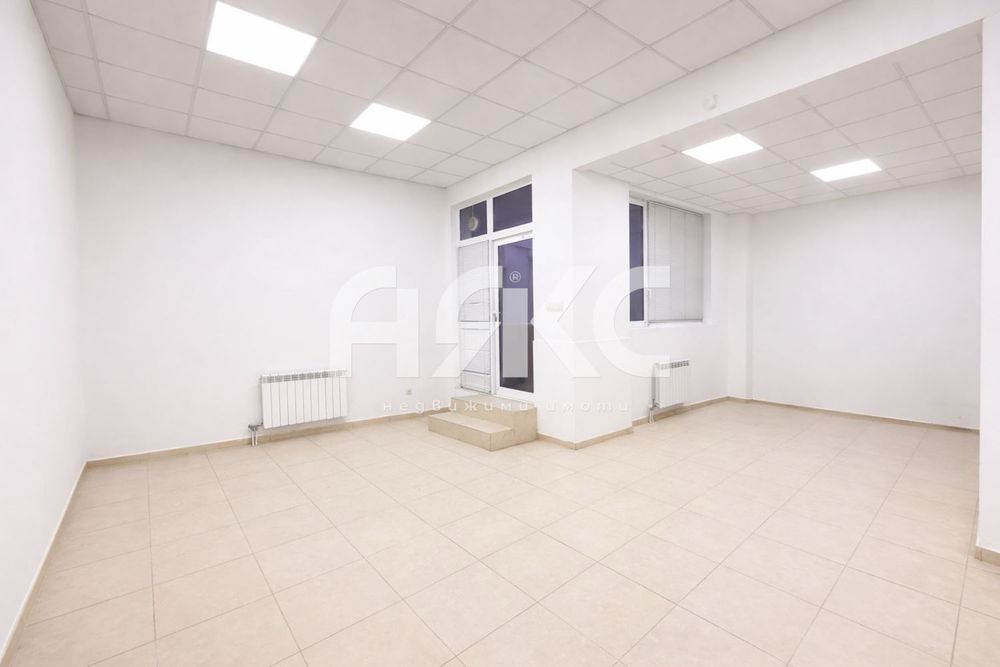 Магазин с възможност за двустаен апартамент – кв. Иван Вазов