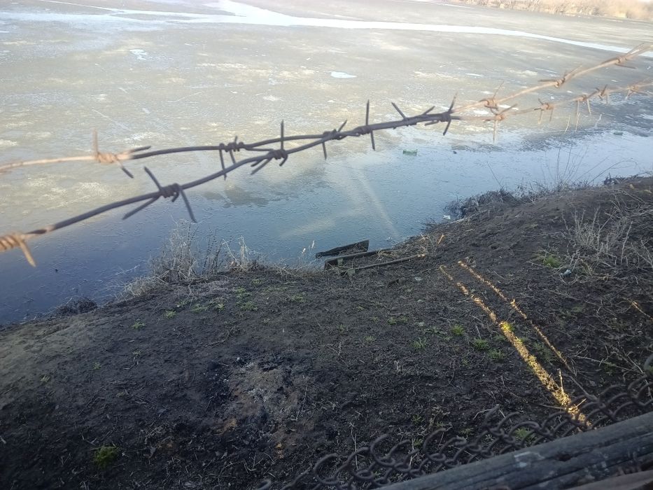 Дом на берегу озера.