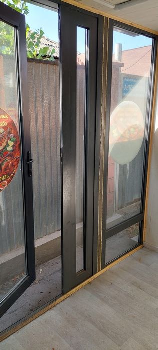 Продам  бутик  киоск  торговый  павильон  витражный
