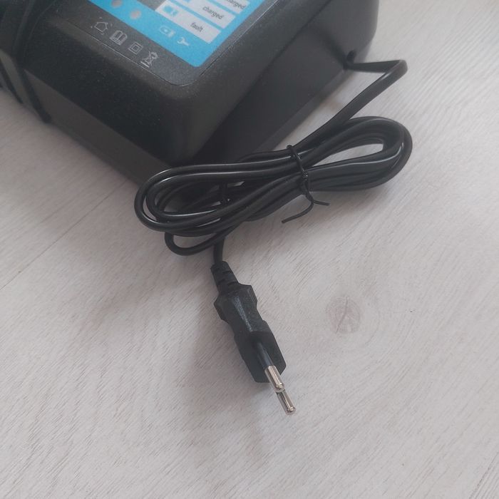 Бързо Зарядно за Makita 14.4V-18V Li-ion (Модел DC18RC) – НОВО