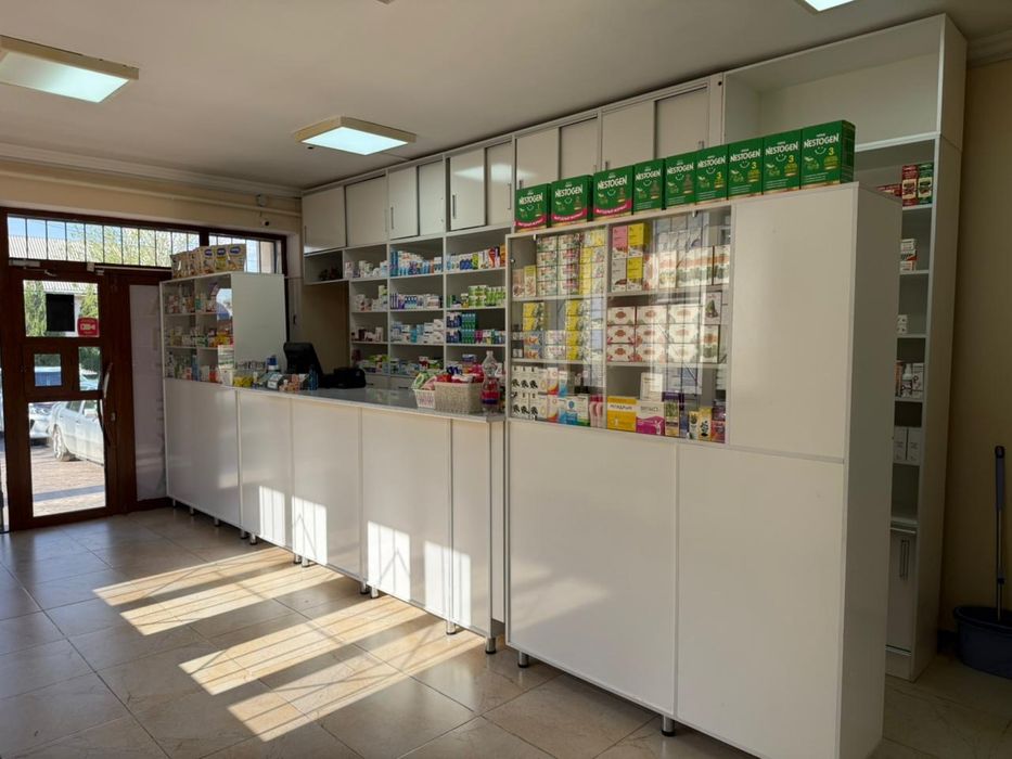 Продается аптечную мебель