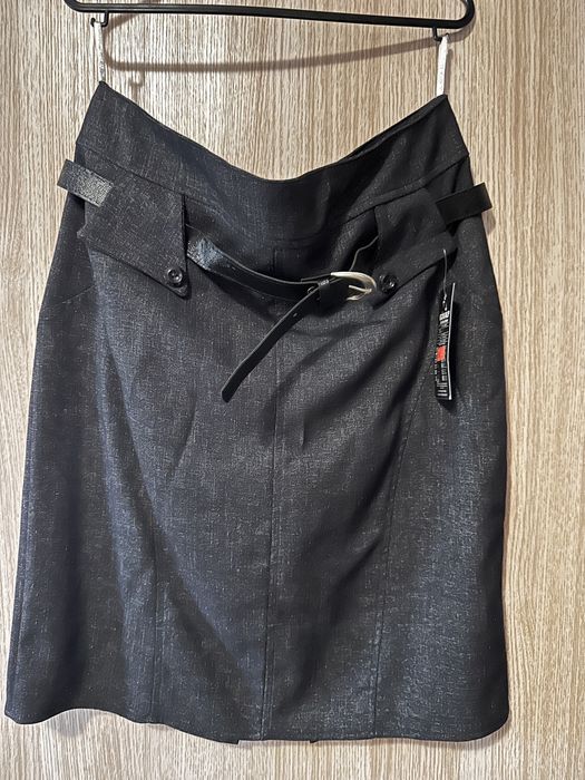 Дамски чисто нов костюм с пола размер 40