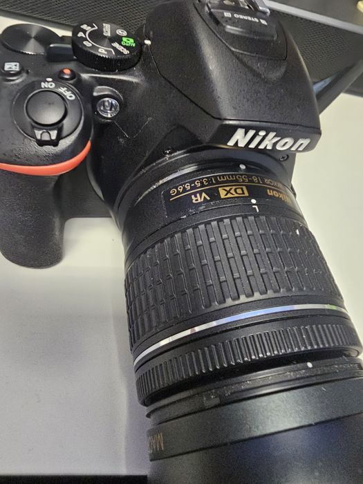 Nikon D5600 DSLR sau schimb cu obiectiv canon  70-200