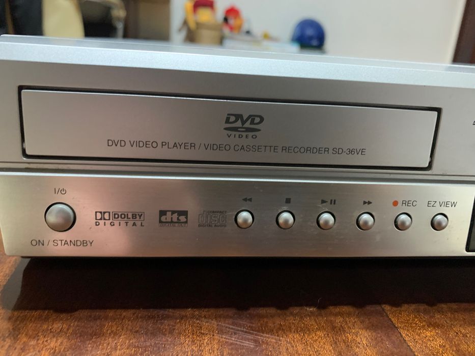 DVD & VHS Tochiba combo