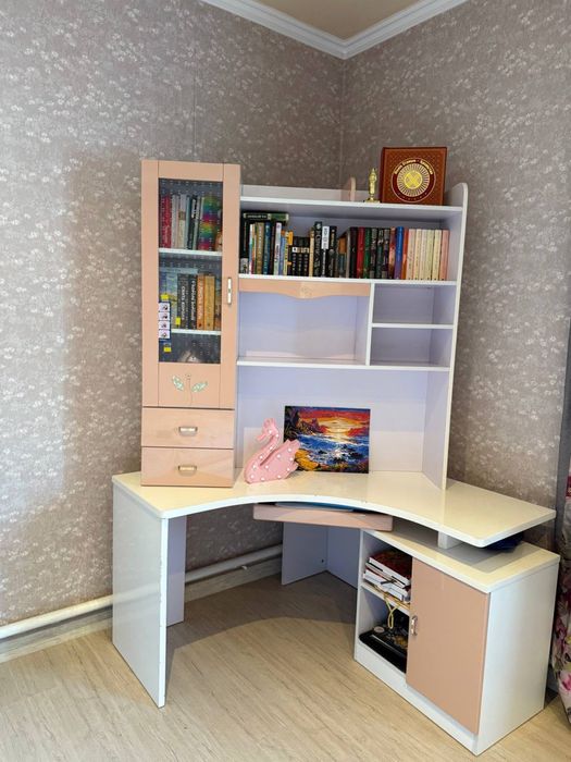 Детский гарнитур, рабочий стол, шкаф, кровать