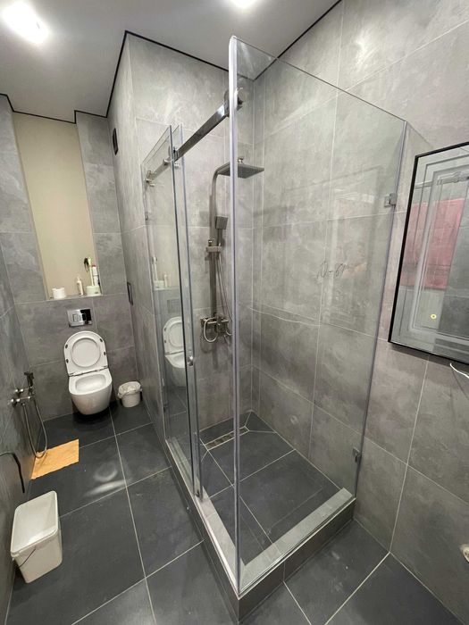 Изготовление душевых кабин и перегородок из стекла