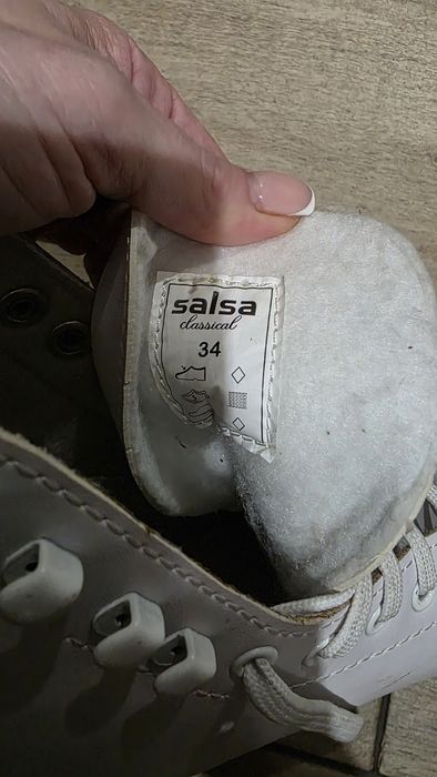 Фигурные коньки 34 и 32 размер