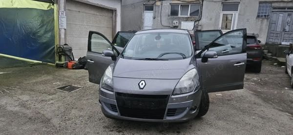 Vând Renault Megane Grand Scenic