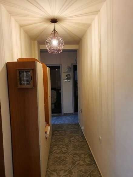 Дава се под наем Тристаен апартамент в Бургас, Център - 100 кв.м за 50 € - Снимка #6