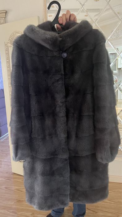 Норковая шуба с капюшоном!