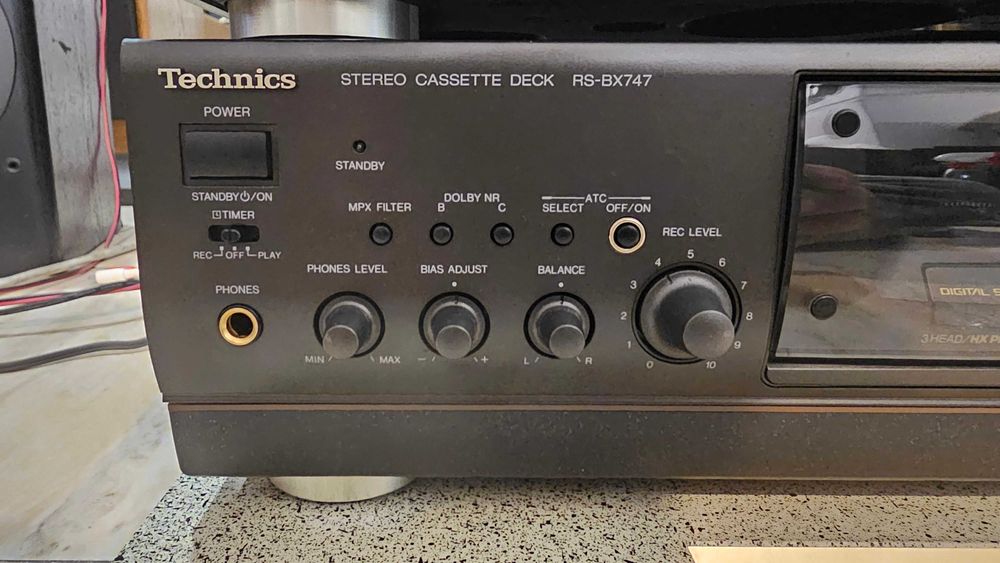 Deck Technics RS-BX747 cap de serie sau Technics RS-BX646 video test