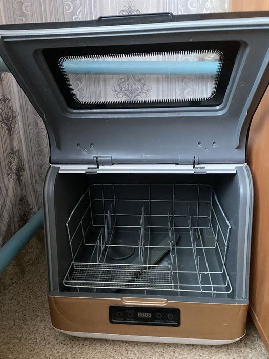 Продам машинку посудомойку valben