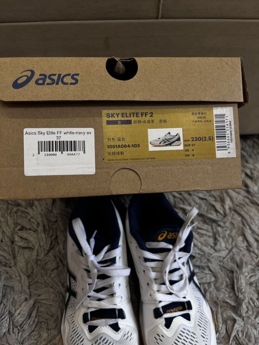 спортивные кроссовки Asics