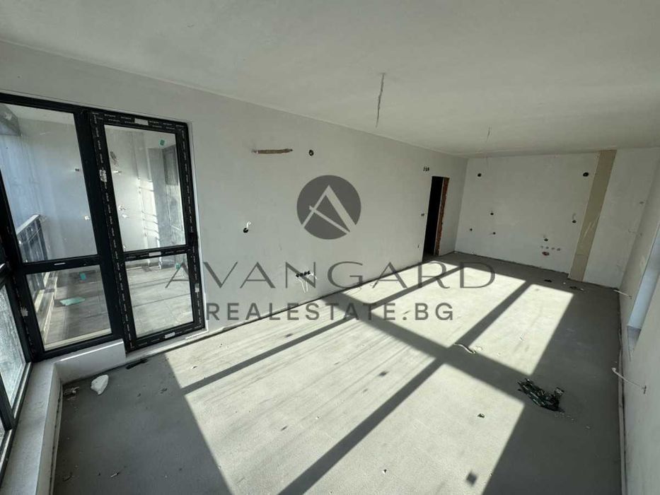 оф.20035 Тристаен апартамент до МОЛ Плаза AKT 15