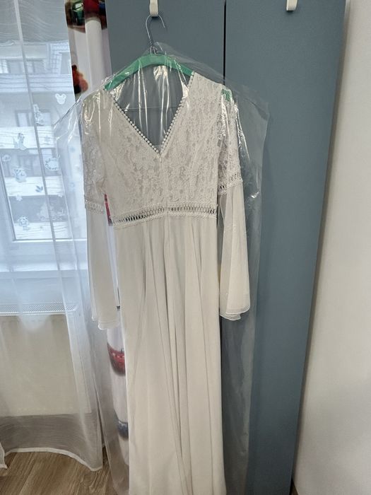 Rochie de mireasa, sandale si voal