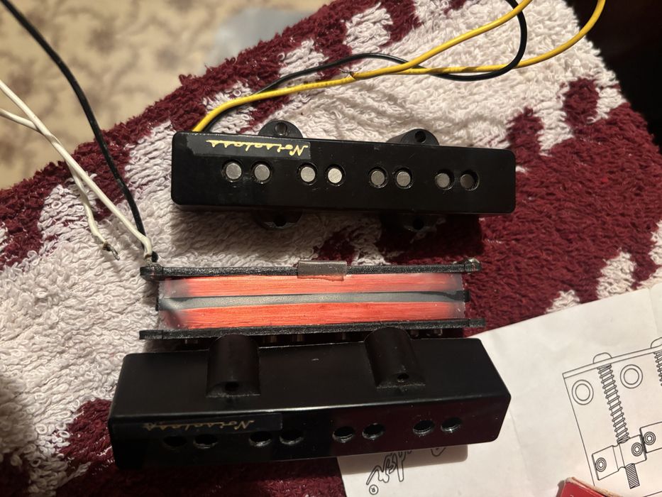 Датчики для бас гитары фендер джаз бас.