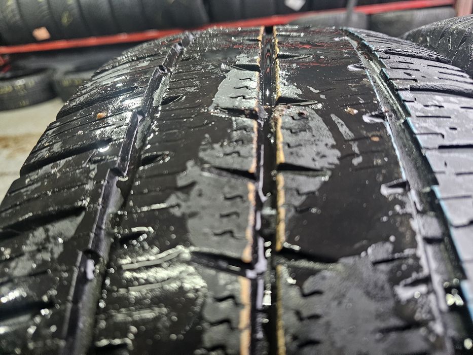 235 65 16c m+s continental allseason