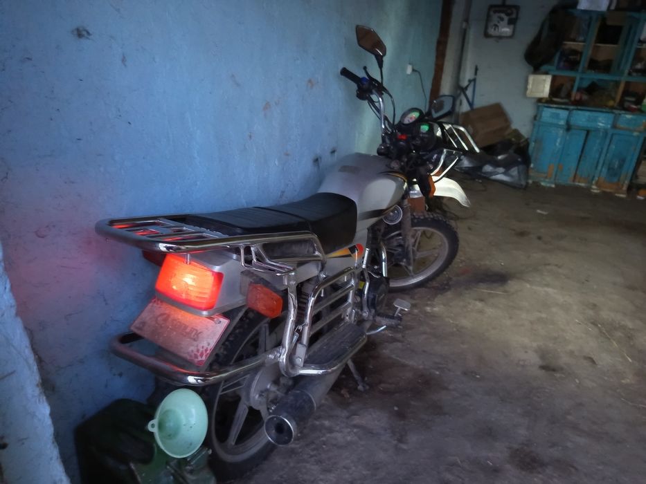 Мотоцикл 200 куб