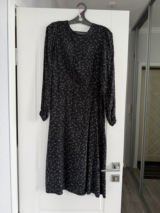 Продаю платья 42-44 размера