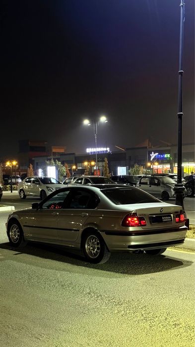 •BMW E46 2.0L 2000•