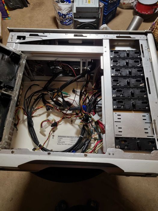 Carcasa PC Coolermaster Stacker 830