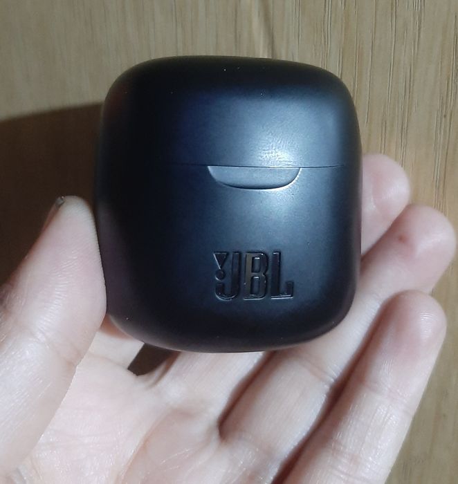 Vand Căști JBL Tune 220TWS / 225TWS – Sunet Pure Bass, Stare Excelentă