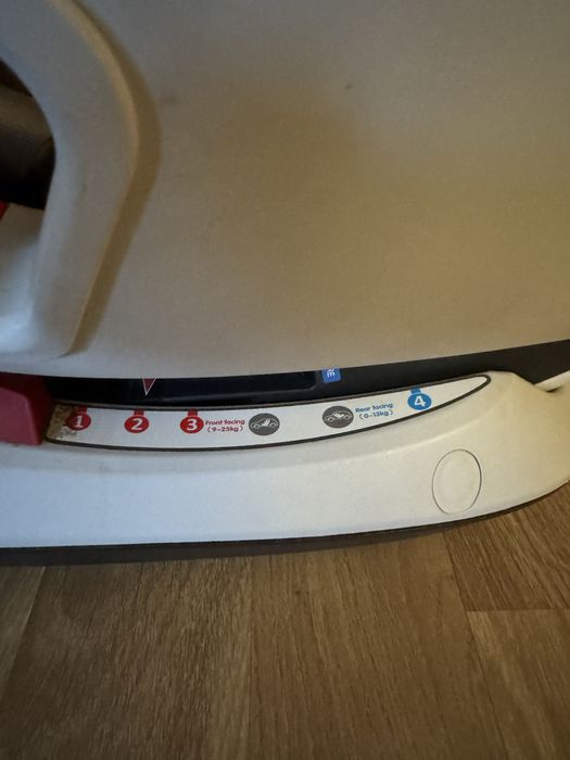 Scaun Auto Chicco cu isofix