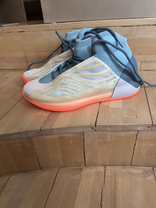 Yeezy QNTN , marime 44 2/3